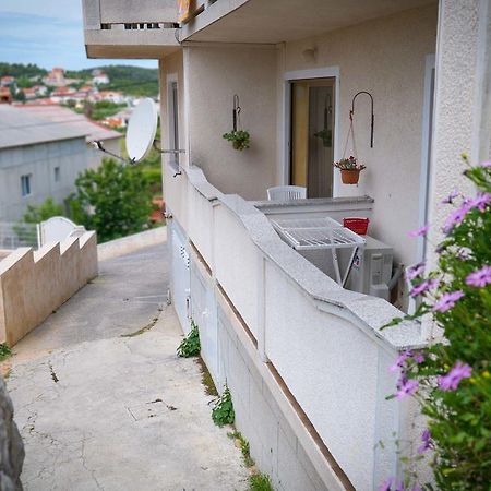 Apartment Anica Palit Екстериор снимка