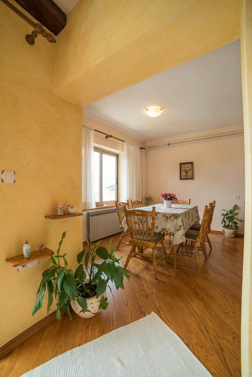 Apartment Anica Palit Екстериор снимка