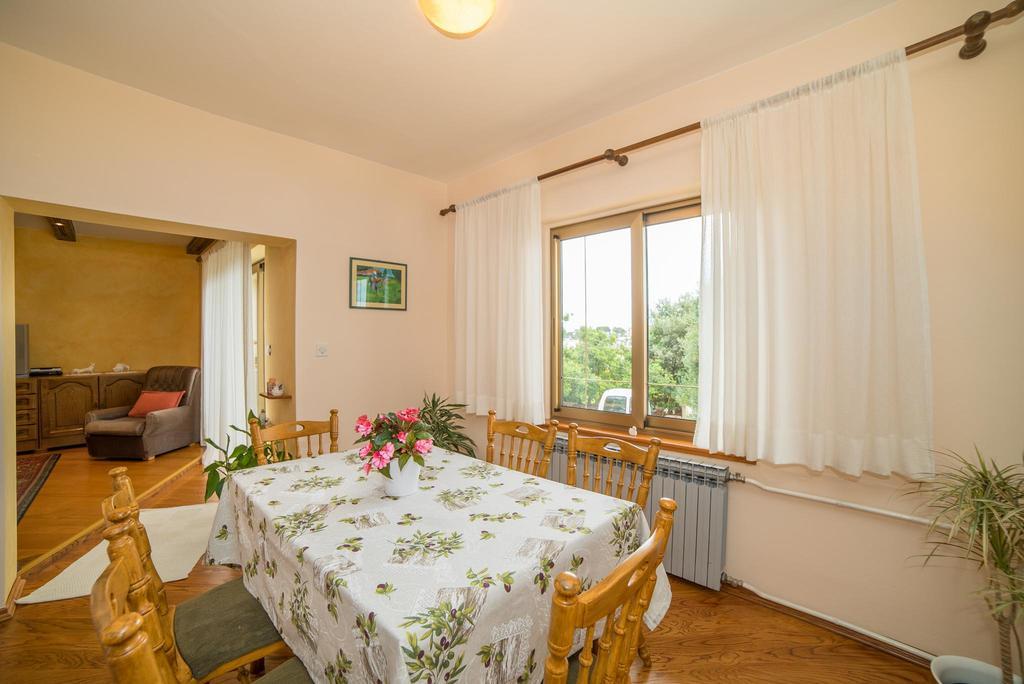 Apartment Anica Palit Екстериор снимка