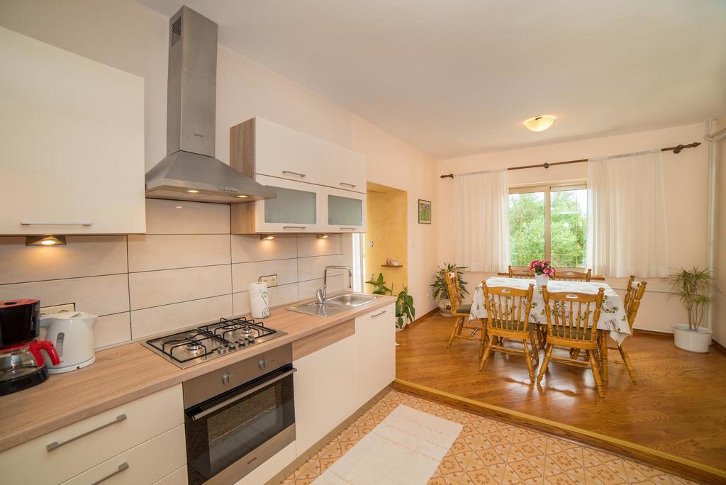 Apartment Anica Palit Екстериор снимка