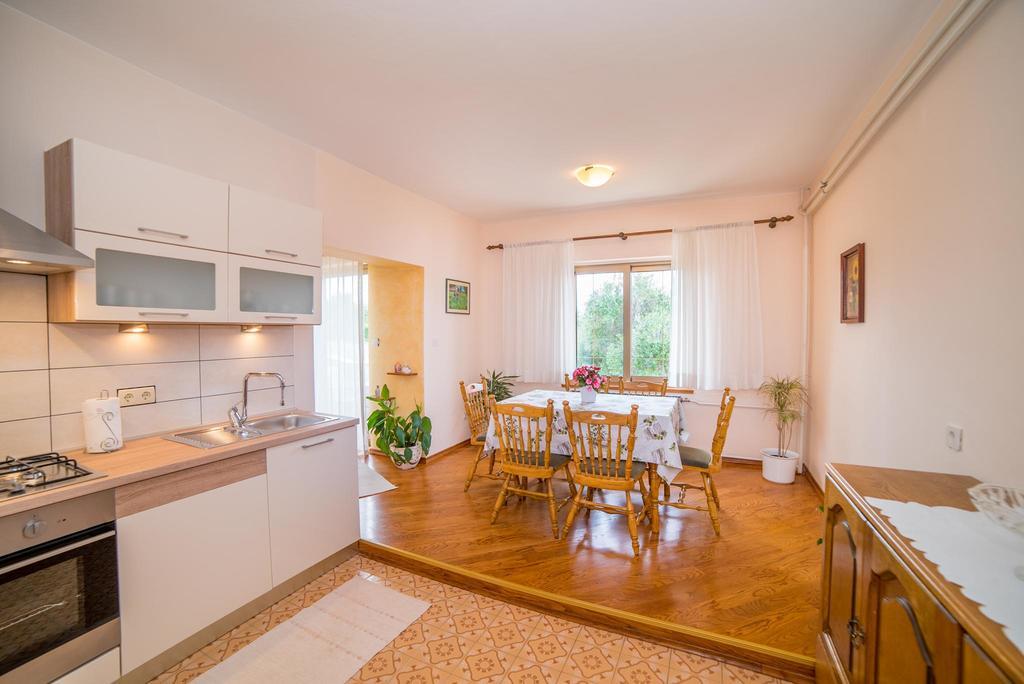 Apartment Anica Palit Екстериор снимка