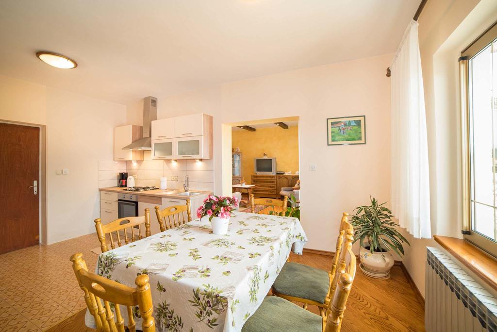 Apartment Anica Palit Екстериор снимка