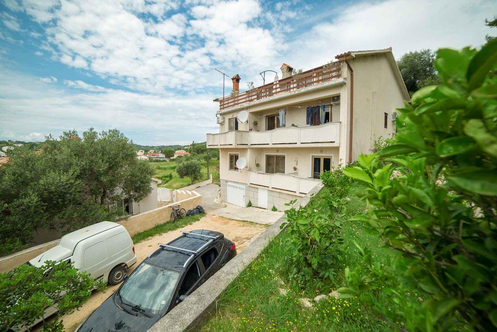 Apartment Anica Palit Екстериор снимка