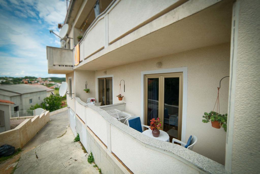Apartment Anica Palit Екстериор снимка