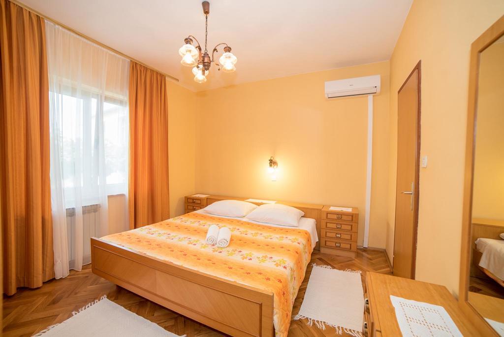 Apartment Anica Palit Екстериор снимка